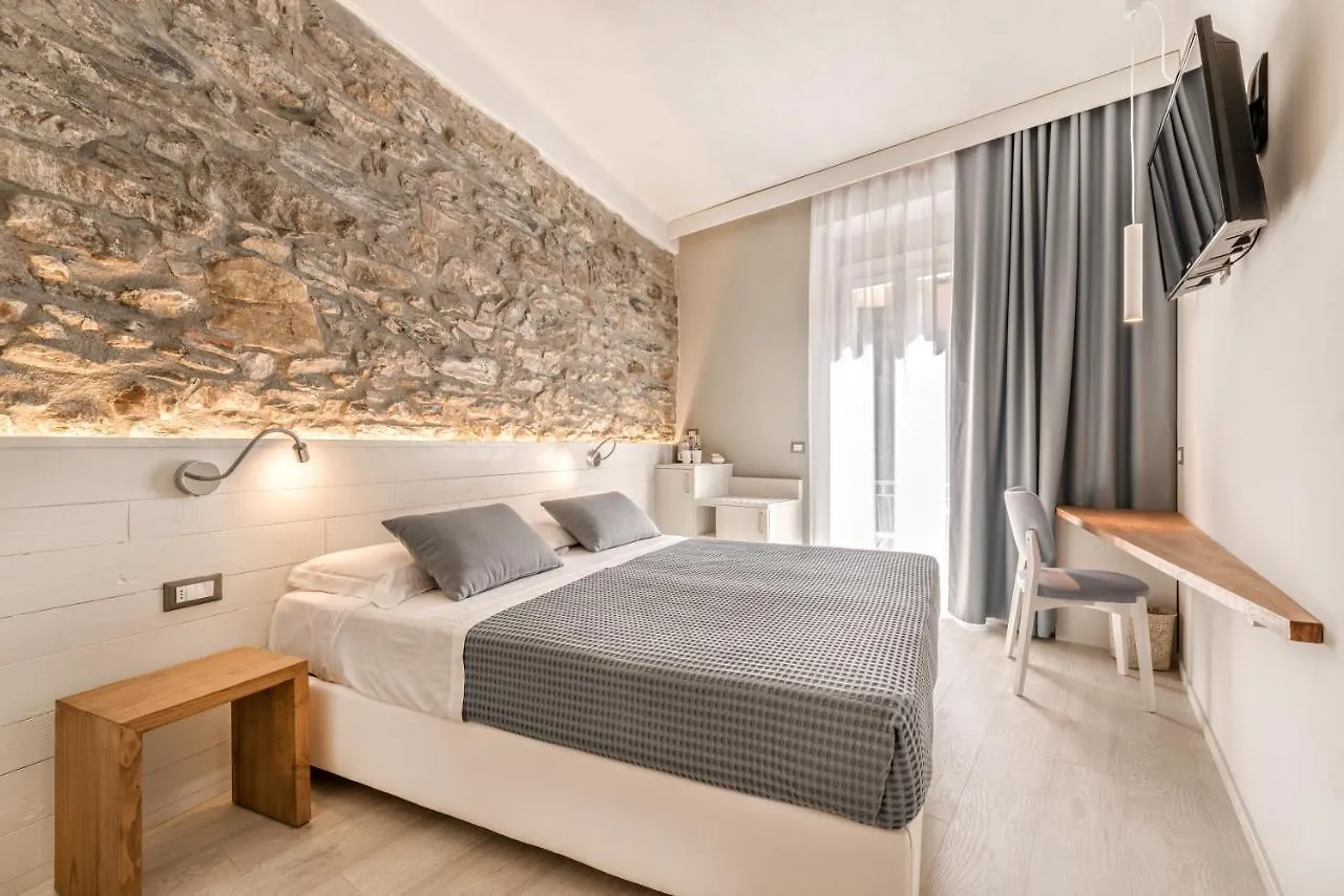 Amanarola Hotel